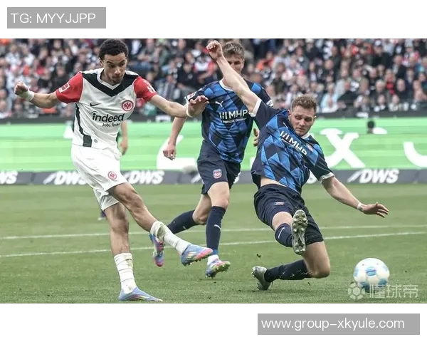 埃基蒂克身披法国队9号球衣有望首发出战引发热议