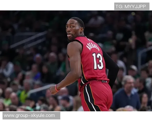 阿德巴约半场火力全开13投7中三分3中7砍下17分助力球队进攻