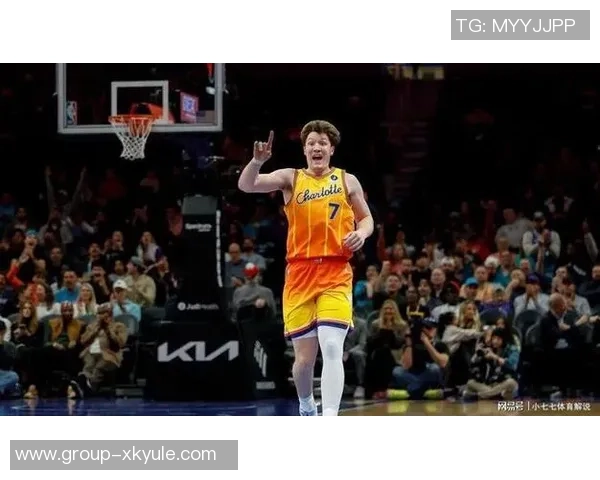 黄蜂4号秀克尼佩尔表现惊艳三项命中率均超四成稳如老将 黄蜂4号秀克尼佩尔表现惊艳三项命中率均超四成稳如老将