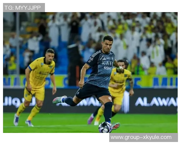 马内射门被挡菲利克斯补射完成帽子戏法球队大胜5-1领先